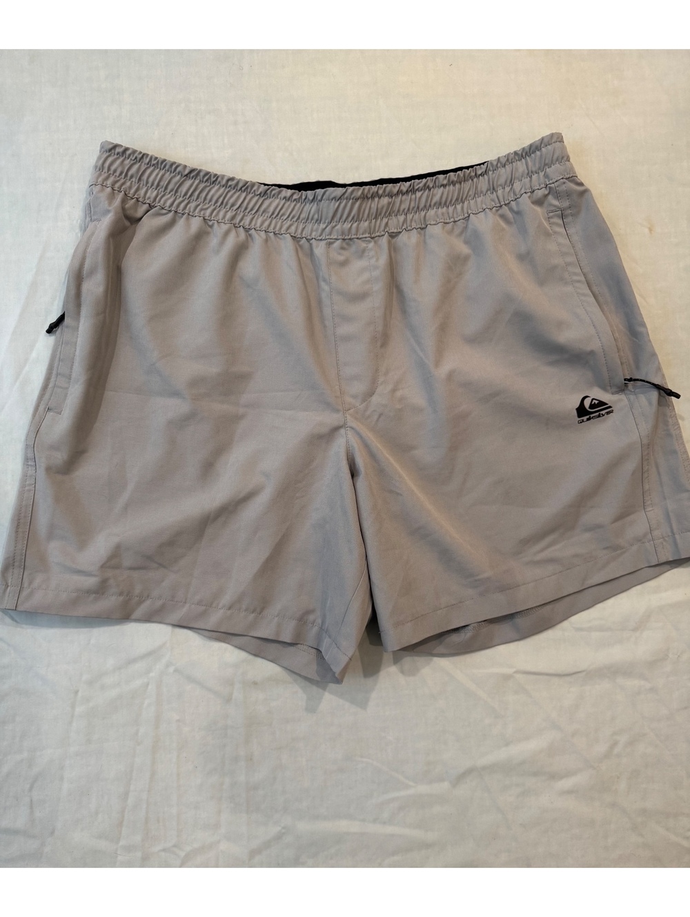 Quiksilver DryFlight Men’s XL Gray Stretch Performance Shorts Zip Pockets